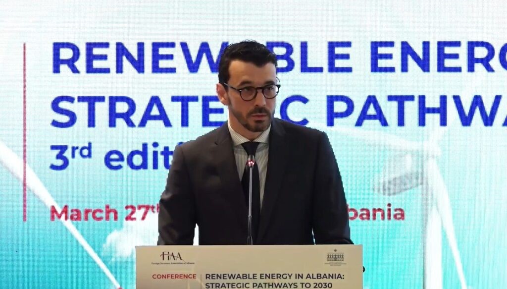 Energjia, Karakaçi me FIAA: Ankand i ri për të rinovueshmet në 2026, prioritet rrjeti i transmetimit